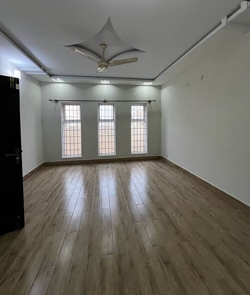Ground portion available for rent in umer block Bahria town 2
