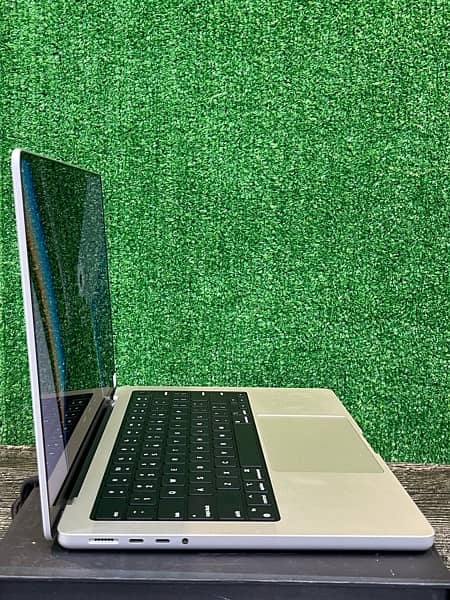 MacBook Pro M1 2021 14’inch 32/512 1