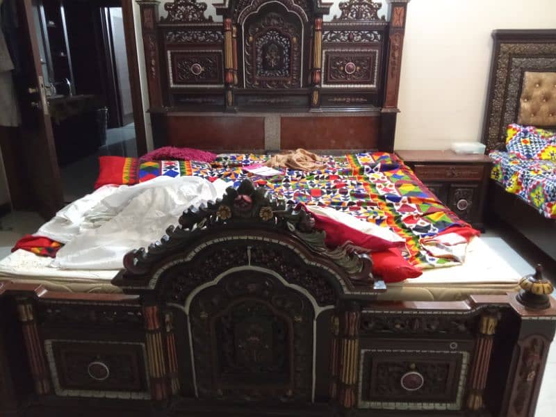 chinoti queen bed set 4