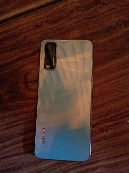 Vivo y 20 with box condition 10 by 8 work out of class 1