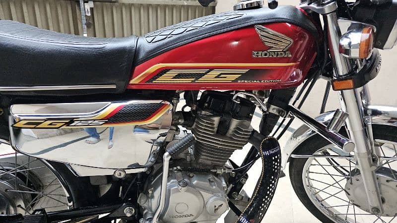 HONDA CG125 SPECIAL EDITION JUST LIKE NEW BIKE 2