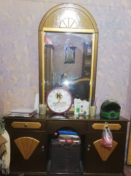 Sale of Double Bed and Dressing Table 0
