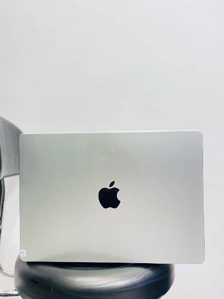 macbook pro M1 M2 M3 13 inch 14 inch 32 512 16 256 8 512 0