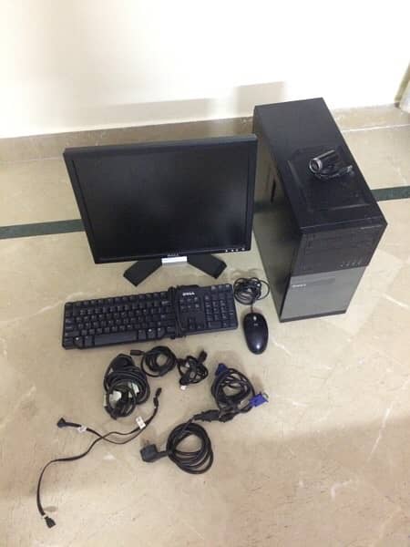 dell desktop with accessories 4
