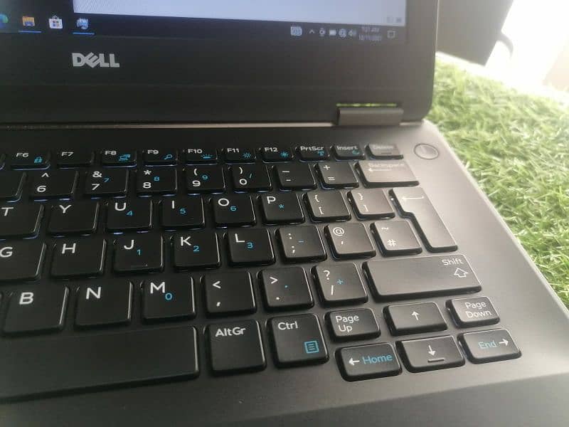 Dell 7270 i5 6th gen with DDR4 RAM 10