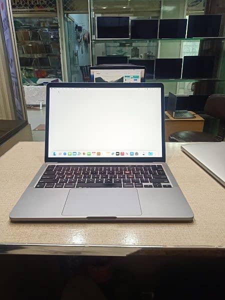 Apple MacBook Pro retina display M1 chip 2020 16g. 256 10 by 10 condit 5