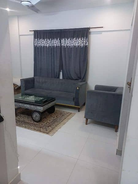 3 Bed DD upper portion on rent in pechs 6