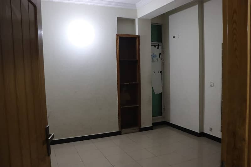 Flat for rent in G-15 Markaz Islamabad 3