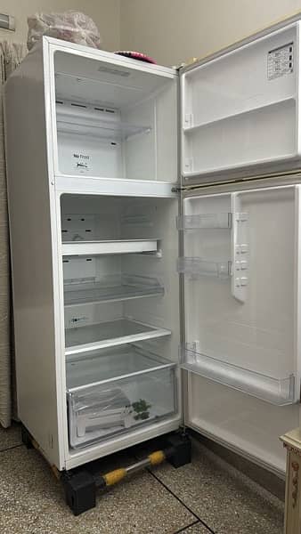 one month used fridge samsung 4