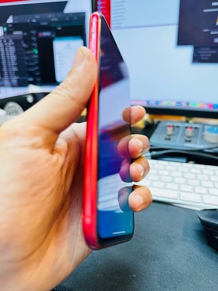 iPhone 11 256GB PTA Approved Red 4