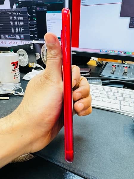iPhone 11 256GB PTA Approved Red 7