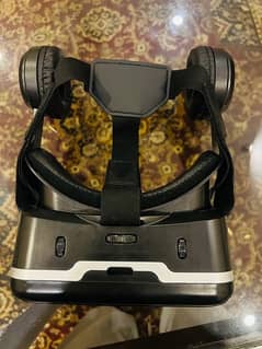 Vr shinecon 6th virtual reality  headset  with   earphones urgent sale