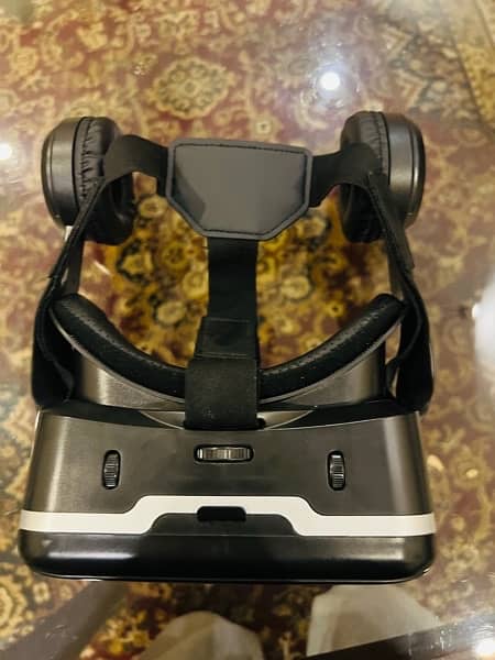 Vr shinecon 6th virtual reality  headset  with   earphones urgent sale 2