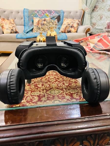 Vr shinecon 6th virtual reality  headset  with   earphones urgent sale 4