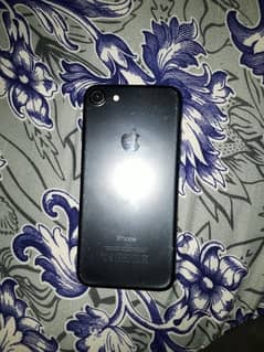 iphone 7  128gb pta approved glass crack 0