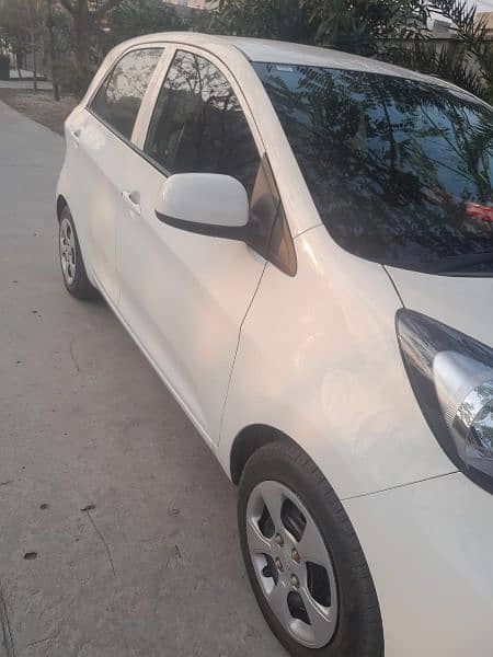 kia picanto white color full genioun 0