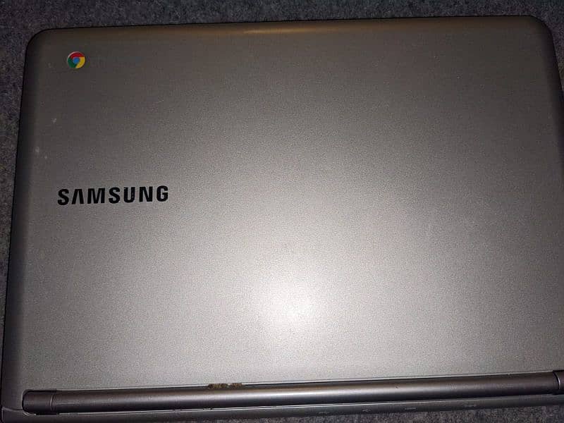 Samsung Chromebook in lush condition 6