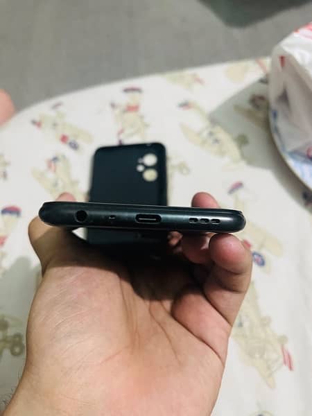 Realme 9i with box and original charger + back cover 6