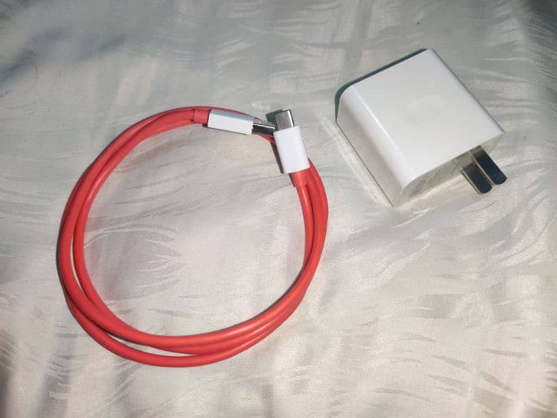 OnePlus fast charger 4