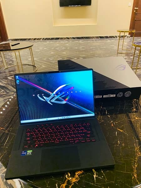 Asus Rog zephyrus M16 2022 10