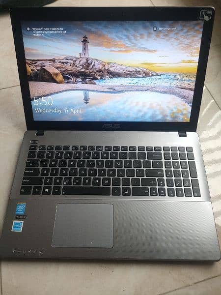 ASUS X Series X550CA 15.6" Touchscreen Notebook Intel 2117U 1.8GHz 0