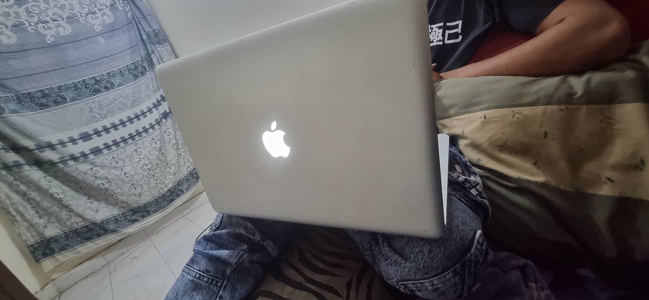 Apple MackBook pro 5