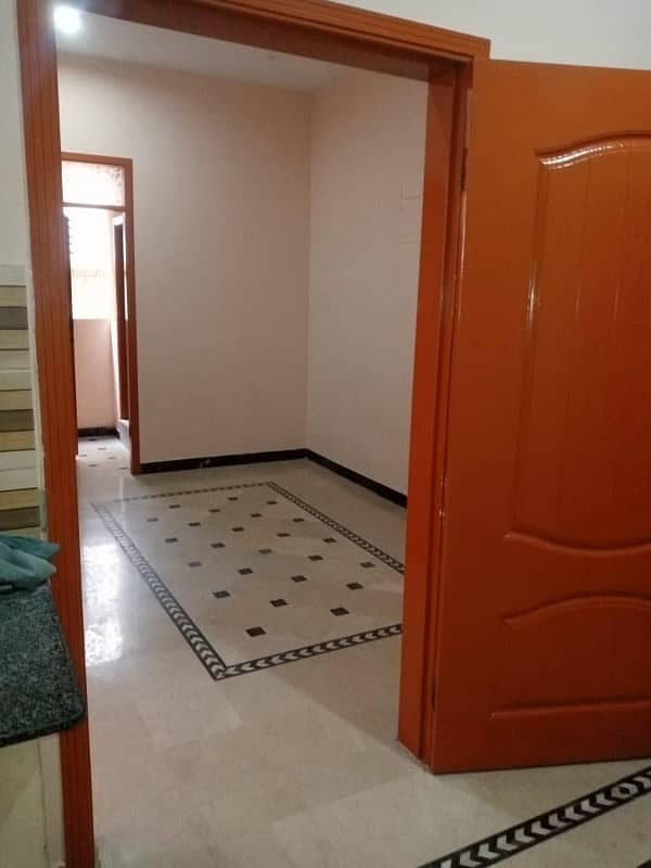 2nd floor portion is available for rent in mehmoodabad 9