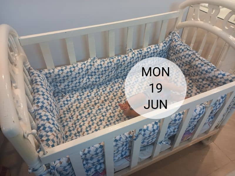 Baby cot with bumpers 5
