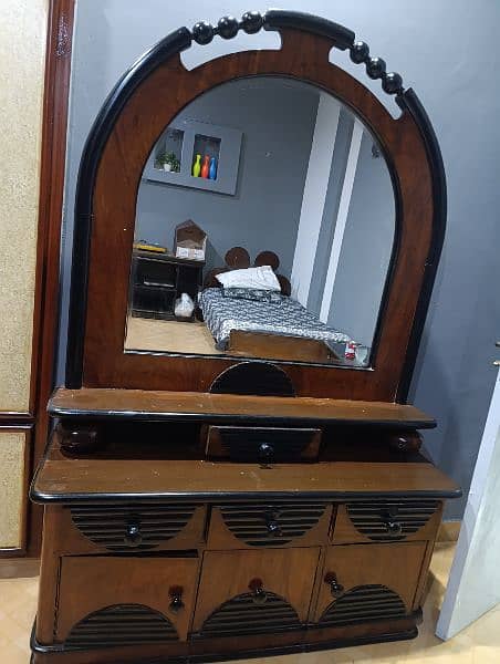 wooden dressing table 1