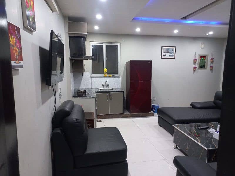 Onebed Luxury appartment on daily basis for rent in bahria town Lahore 4