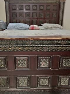 Furniture: Bed and Side Tabels