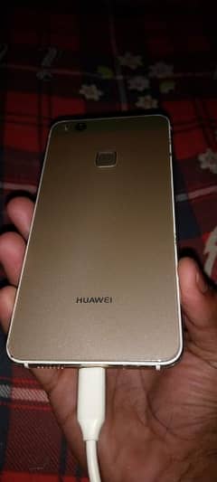 Huawei 4,64he cemera result good  he my watsapp num 03188425641