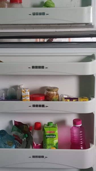 dawlance refrigerator. . 0