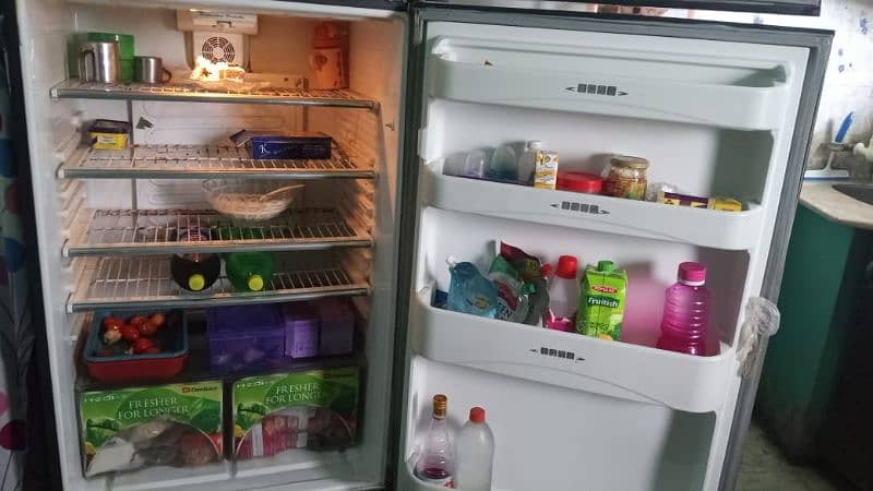 dawlance refrigerator. . 4
