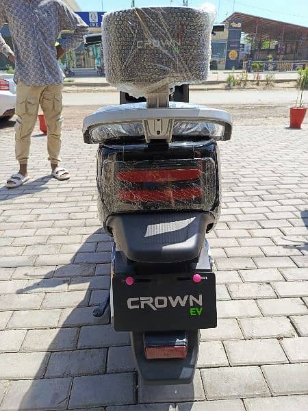 Crown EV Scotty (80 km on full charge) electric scotty 0