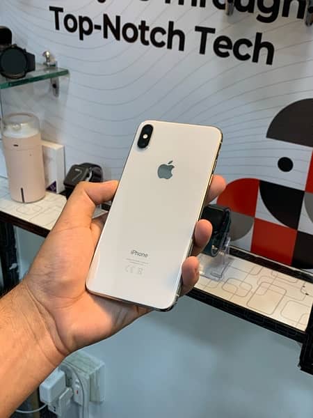 Xs Max 256 GB Waterpack 4 months sim time 9