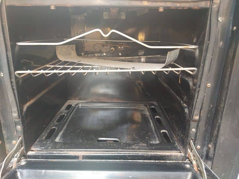 Singer cooking rage oven for sale. 2