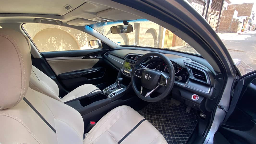 Honda Civic Oriel 2019 Red meter 8