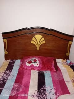 queen bed with mattress