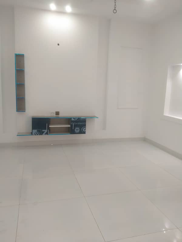 10 Marla Full House Available For Rent In IEP Engineers Town Sector A 8