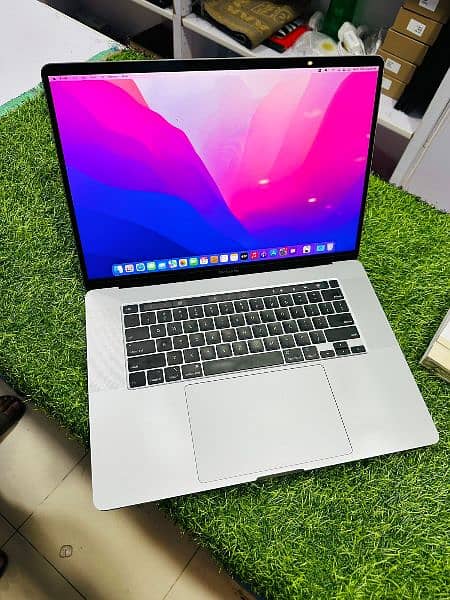 Apple MacBook  Pro 2019
(TOUCHBAR) 16 INCHES 

With Magic  Keybord 13