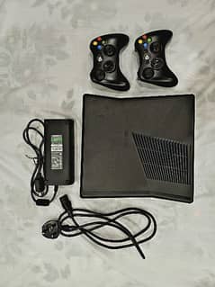 Xbox 360 (jail break) 2 wireless controllers