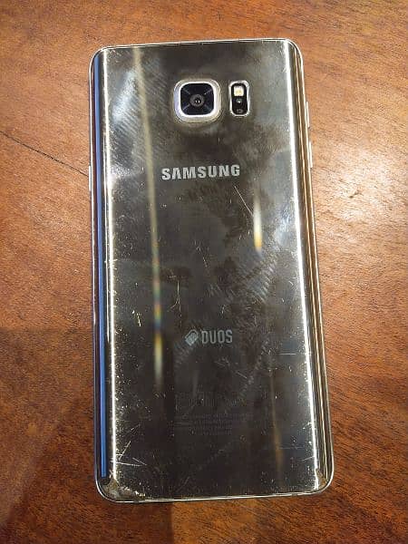 Samsung galaxy  note 5
4/32 1