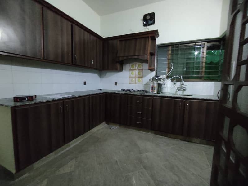 10 Marla Seperate Enterence Upper Portion Available For Rent With Gas 2