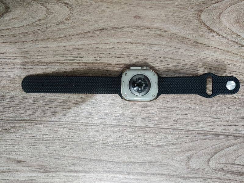 Ultra smart watch with 10 straps and aluminum case 4