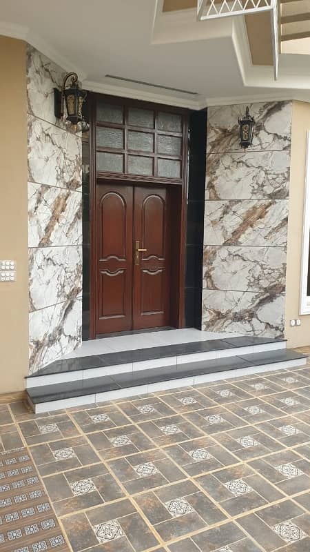 BRAND NEW HOUSE 1 KANAL DOUBLE STORY PANJAB GOVERNMENT PH 1 SOCIETY MAIN COLLEGE ROAD NEAR PIA SOCIETY SUPER TOP LOCATION HOUSE INVESTMENT OPPORTUNITY TIME BEAUTIFUL HOUSE 35
