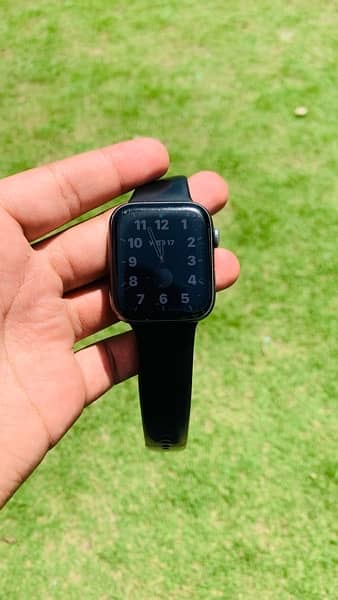 Apple Watch Series 4 44MM 0