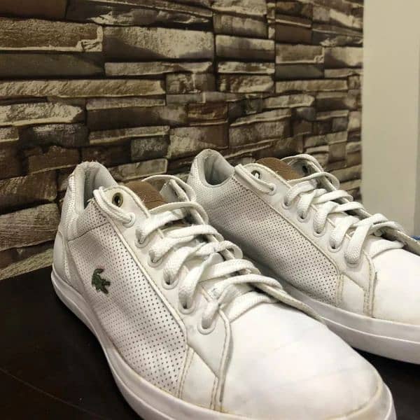Lacoste casual white trainers in cheap price 1