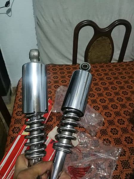 Honda cg 125 Genuine shocks, 2018 model k, side cover, chain cover, 1