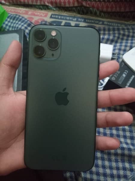 I phone 11 pro Non PTA 256 GB 8